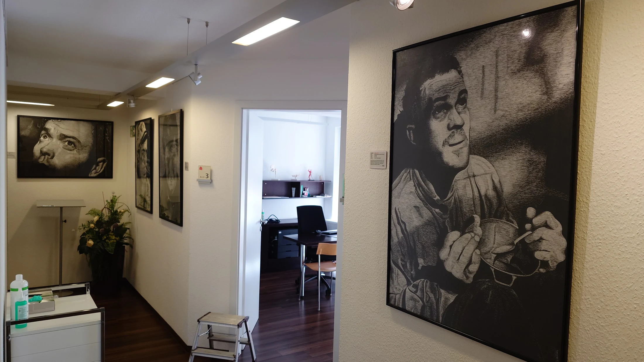Ausstellungsansicht: Ex-Position im Hausarztzentrum Kemnade · Bochum